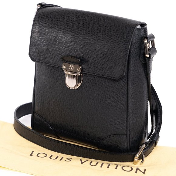 Louis Vuitton Handbags - 📉 PRICE DROP ‼️ LV Black Taiga Leather Crossbody